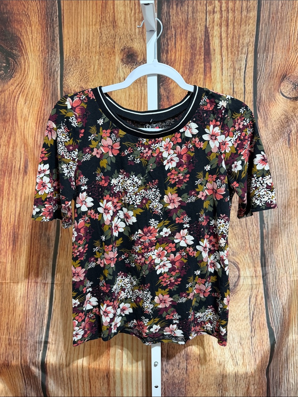 🚨(4/$10) Loft Short Sleeve Floral Top Size S